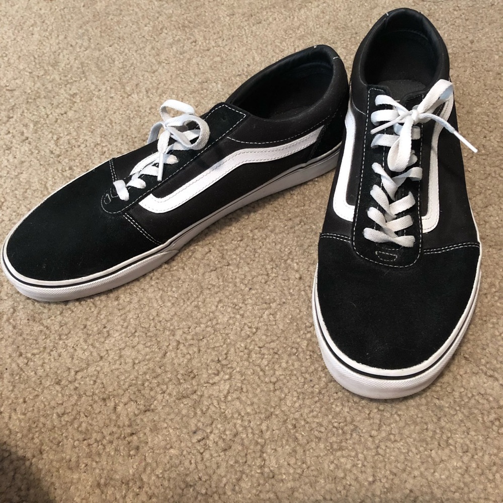 Men’s Black and White Classic Vans